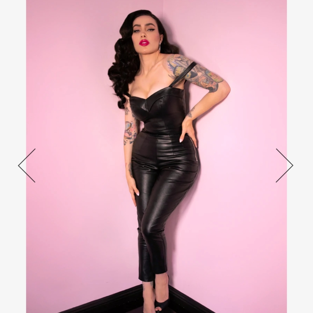 BAD GIRL CIGARETTE PANTS IN VEGAN LEATHER - VIXEN BY MICHELINE PITT